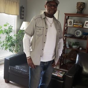 Meet your Posher, Derrick